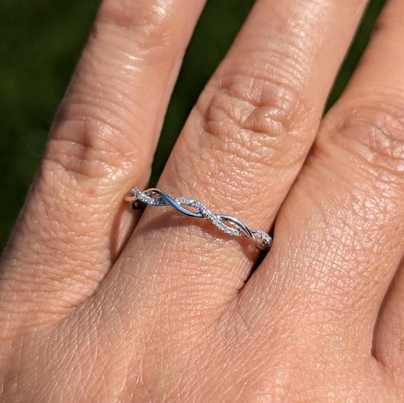 14K White Gold Dainty Twist Diamond Band Ring - Picture 7 of 9
